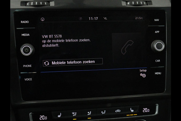 Volkswagen Golf 1.0 TSI Comfortline | Panoramadak | Stoelverwarming | Massage | Full LED | Carplay | Camera | Adaptive cruise | Sportstoelen | Climate control