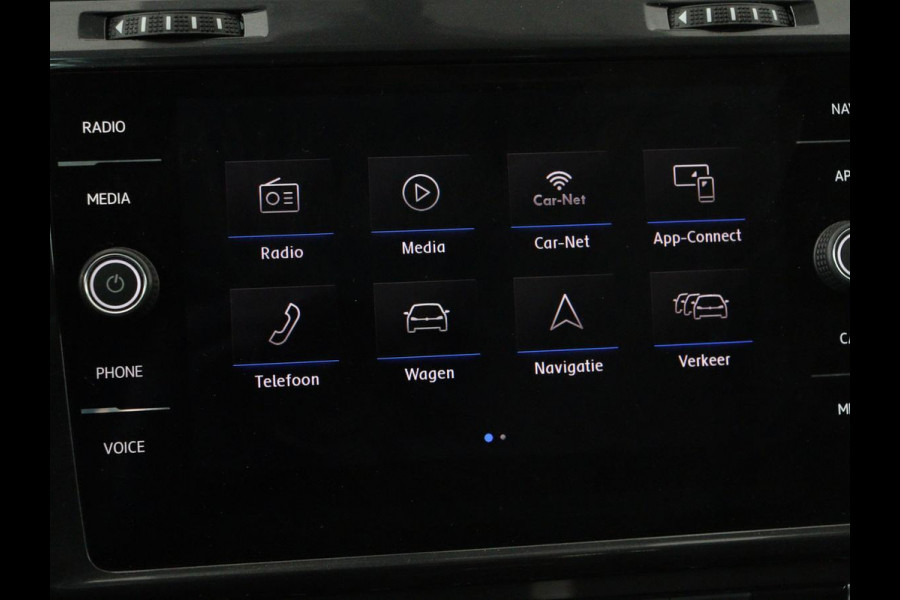 Volkswagen Golf 1.0 TSI Comfortline | Panoramadak | Stoelverwarming | Massage | Full LED | Carplay | Camera | Adaptive cruise | Sportstoelen | Climate control