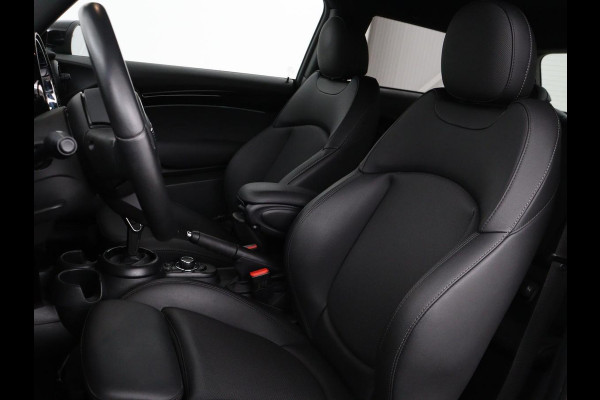 MINI Cooper 1.5 Classic | Automaat | Leder | Carplay | Full LED | Navigatie | Climate control | Parkeerhulp | Cruise control