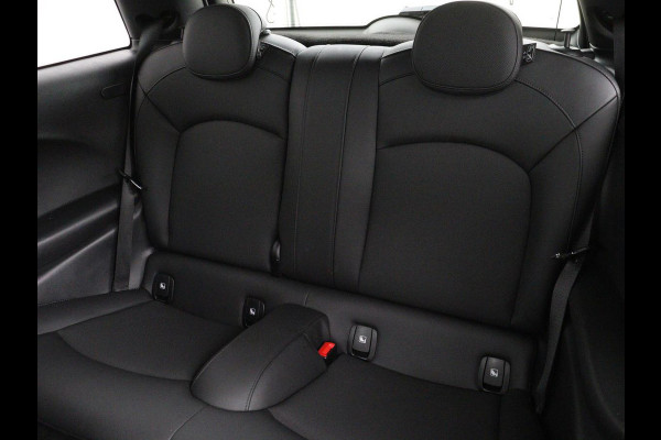 MINI Cooper 1.5 Classic | Automaat | Leder | Carplay | Full LED | Navigatie | Climate control | Parkeerhulp | Cruise control