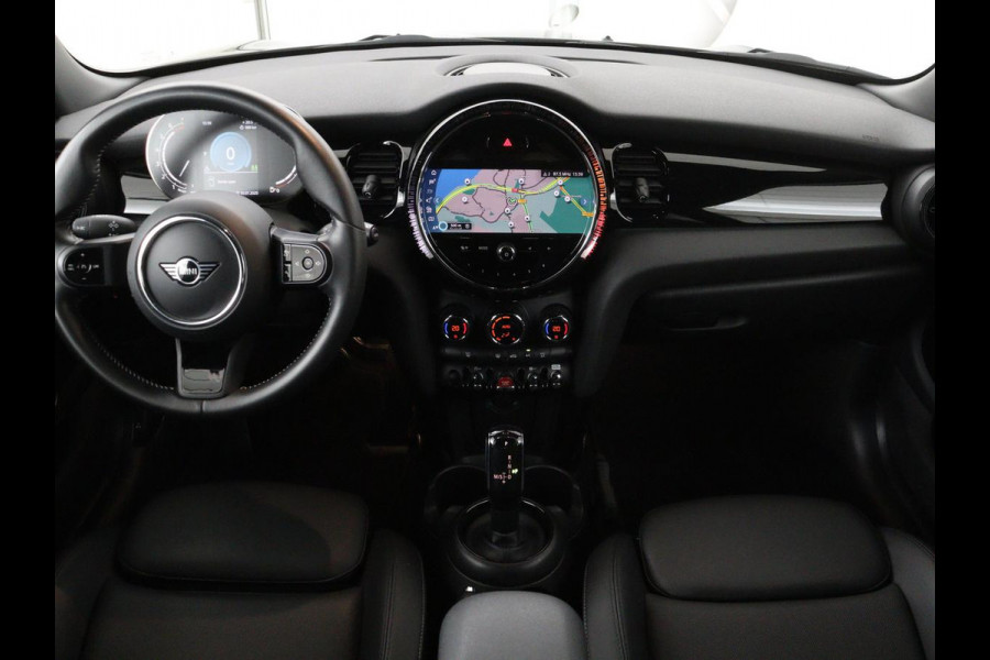 MINI Cooper 1.5 Classic | Automaat | Leder | Carplay | Full LED | Navigatie | Climate control | Parkeerhulp | Cruise control