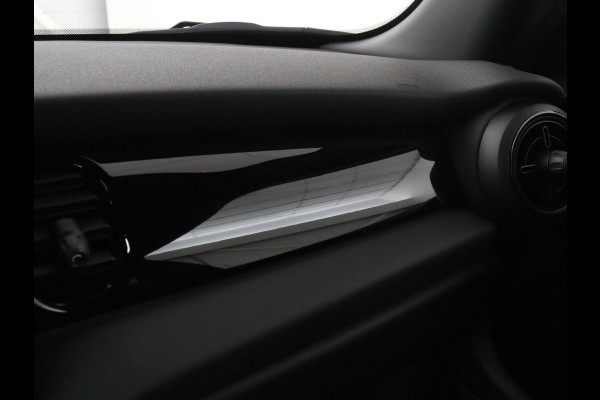 MINI Cooper 1.5 Classic | Automaat | Leder | Carplay | Full LED | Navigatie | Climate control | Parkeerhulp | Cruise control