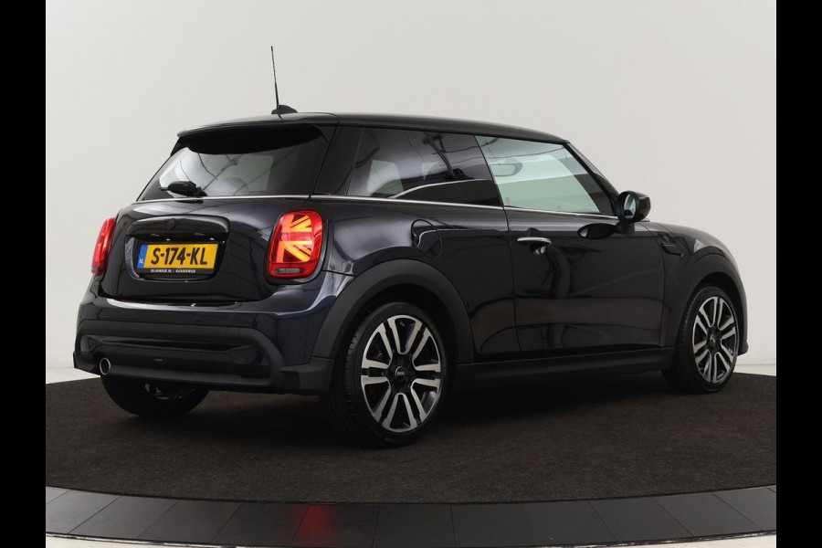 MINI Cooper 1.5 Classic | Automaat | Leder | Carplay | Full LED | Navigatie | Climate control | Parkeerhulp | Cruise control