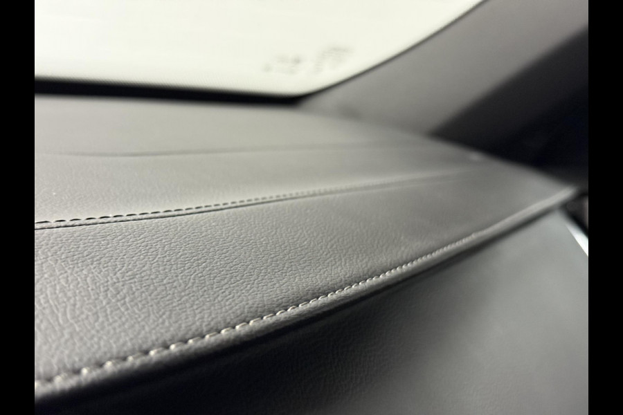 Volvo XC90 2.0 T8 Recharge AWD R-Design Open dak | Adapt. Cruise c. | Luchtvering | Harman/Kardon | Trekhaak