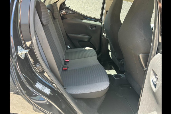 Toyota Aygo 1.0 VVT-i x-play | AUTOMAAT | A.CAMERA | BLUETOOTH | NAVI | AUX/USB | STOELVERWARMING | GARANTIE | APK T/M 11-7-2027