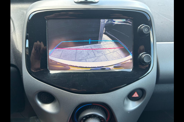 Toyota Aygo 1.0 VVT-i x-play | AUTOMAAT | A.CAMERA | BLUETOOTH | NAVI | AUX/USB | STOELVERWARMING | GARANTIE | APK T/M 11-7-2027
