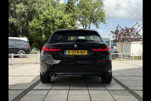 BMW 1 Serie 116D Sport Line. | Virtual Cockpit | Sfeerverlichting | Apple Carplay | Trekhaak