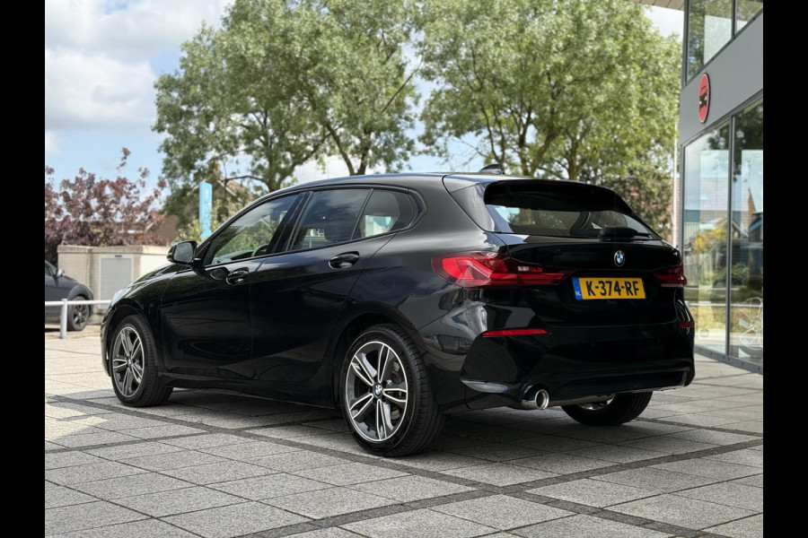 BMW 1 Serie 116D Sport Line. | Virtual Cockpit | Sfeerverlichting | Apple Carplay | Trekhaak