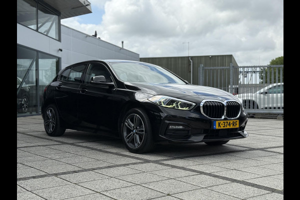 BMW 1 Serie 116D Sport Line. | Virtual Cockpit | Sfeerverlichting | Apple Carplay | Trekhaak