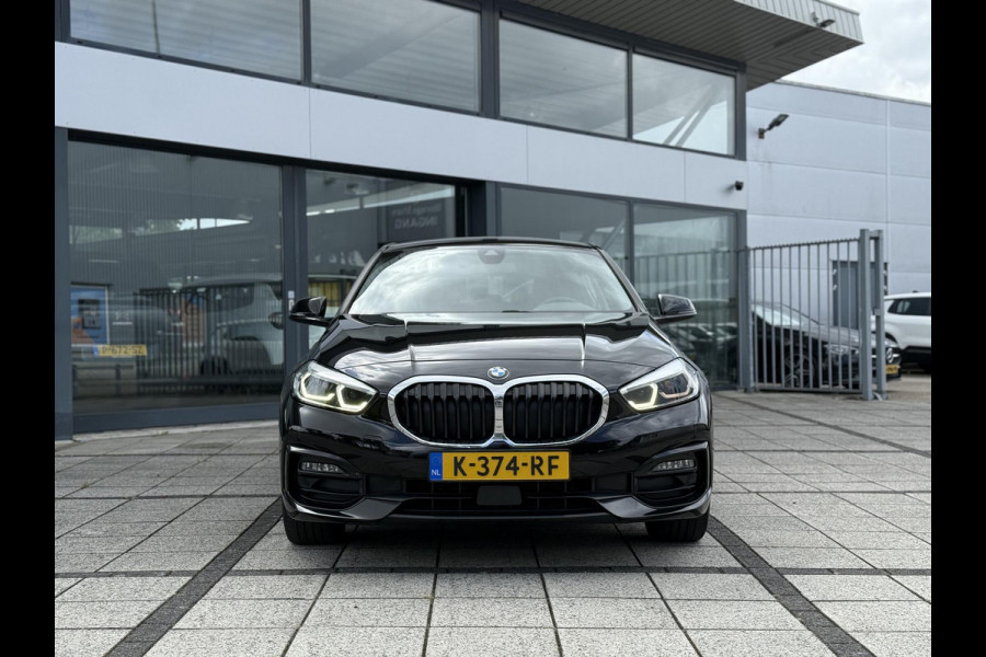 BMW 1 Serie 116D Sport Line. | Virtual Cockpit | Sfeerverlichting | Apple Carplay | Trekhaak