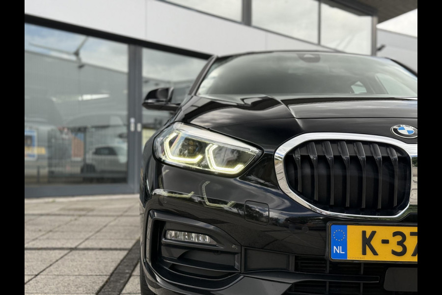 BMW 1 Serie 116D Sport Line. | Virtual Cockpit | Sfeerverlichting | Apple Carplay | Trekhaak