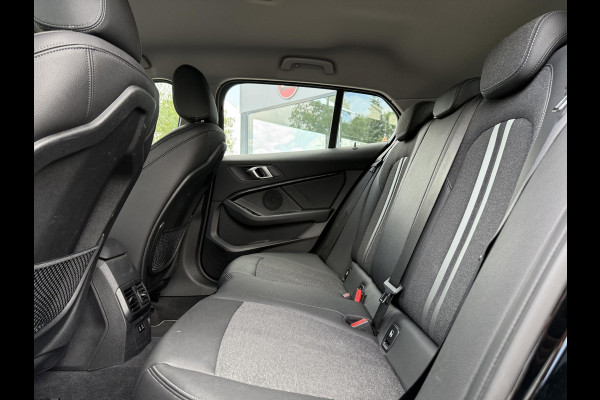 BMW 1 Serie 116D Sport Line. | Virtual Cockpit | Sfeerverlichting | Apple Carplay | Trekhaak