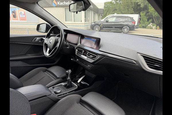 BMW 1 Serie 116D Sport Line. | Virtual Cockpit | Sfeerverlichting | Apple Carplay | Trekhaak
