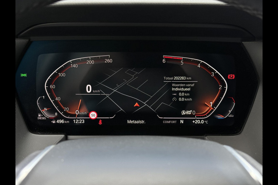 BMW 1 Serie 116D Sport Line. | Virtual Cockpit | Sfeerverlichting | Apple Carplay | Trekhaak