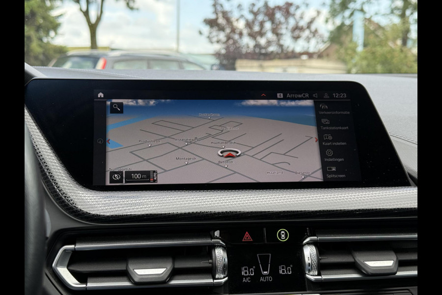 BMW 1 Serie 116D Sport Line. | Virtual Cockpit | Sfeerverlichting | Apple Carplay | Trekhaak