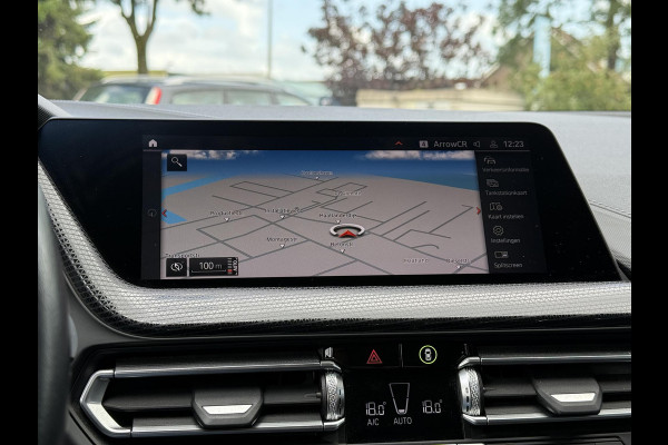BMW 1 Serie 116D Sport Line. | Virtual Cockpit | Sfeerverlichting | Apple Carplay | Trekhaak
