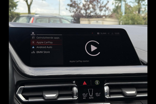 BMW 1 Serie 116D Sport Line. | Virtual Cockpit | Sfeerverlichting | Apple Carplay | Trekhaak