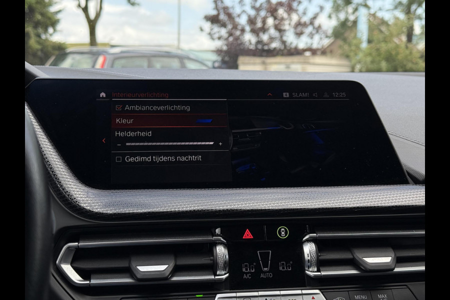 BMW 1 Serie 116D Sport Line. | Virtual Cockpit | Sfeerverlichting | Apple Carplay | Trekhaak