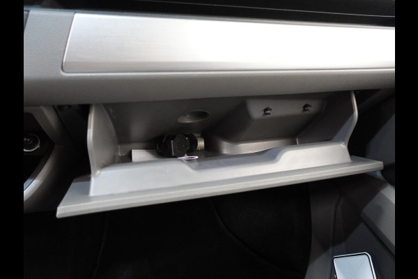 Volkswagen Transporter 2.0 TDI L2 Dubbele Cabine Automaat Airco Cruise control Camera Apple Carplay/Android Auto