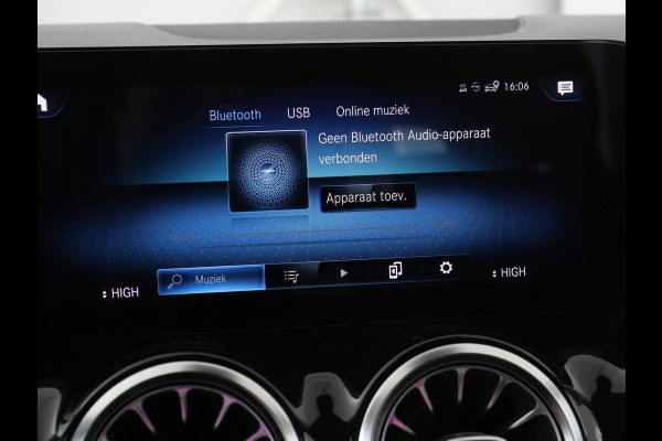 Mercedes-Benz B-Klasse 180 Business Solution Luxury | Leder | Stoelverwarming | Carplay | Sfeerverlichting | Camera | Widescreen | Full LED | Navigatie