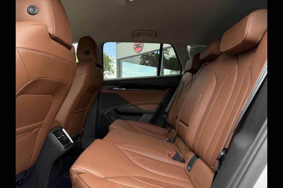Škoda ENYAQ iV 60 | Leder | Trekhaak | 21 Inch | Camera |