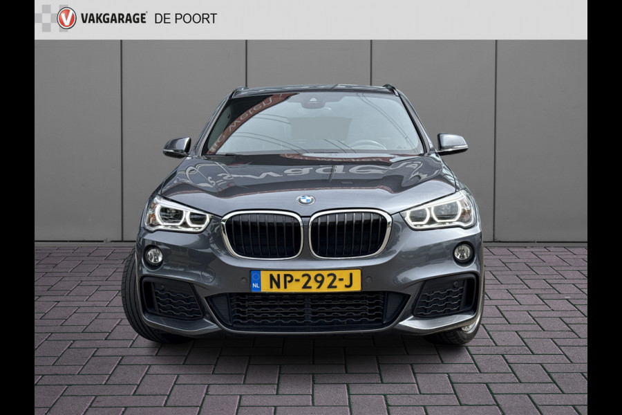 BMW X1 sDrive20i High Executive M-Sport | 1e Eig | Dealer OH | Head-up | Trekhaak | Leder