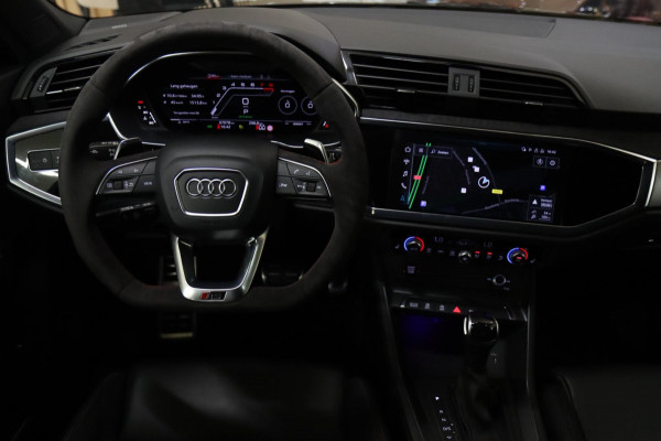 Audi RSQ3 Sportback TFSI RS Pano/Sonos/Camera/Carplay/RSStoelen/BOMVOL