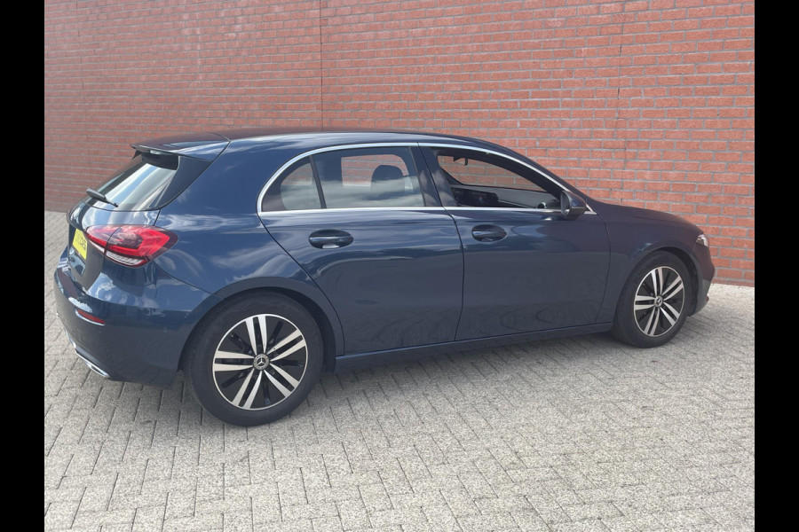 Mercedes-Benz A-Klasse 200 163pk DCT Progressive Navigatie Parkeersensoren Camera Cruise Control Stoelverwarming Ledverlichting Climate Control