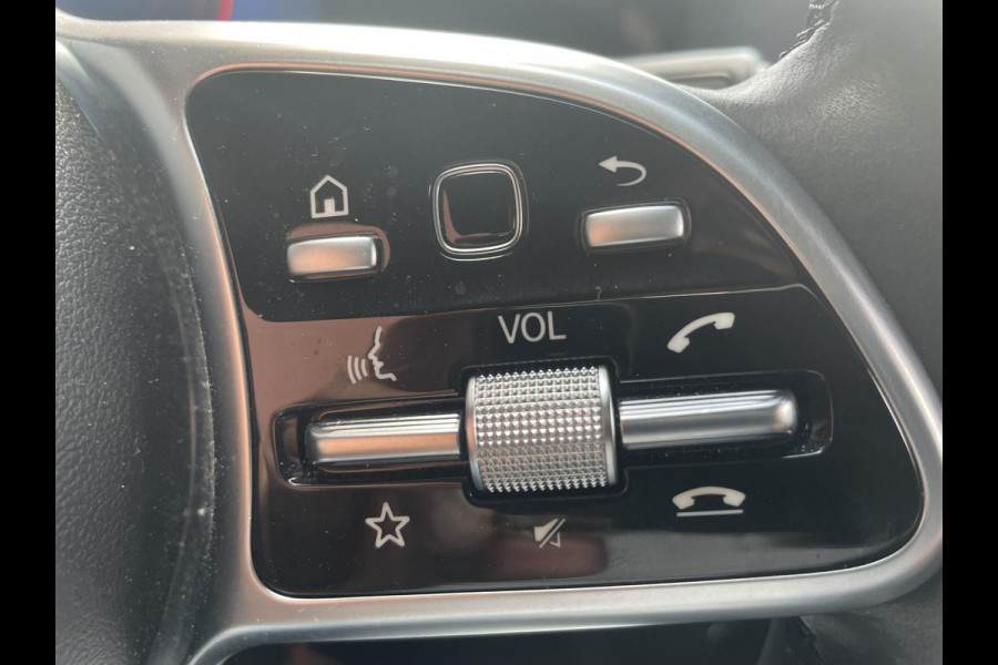 Mercedes-Benz A-Klasse 200 163pk DCT Progressive Navigatie Parkeersensoren Camera Cruise Control Stoelverwarming Ledverlichting Climate Control