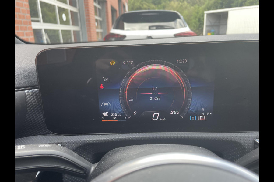 Mercedes-Benz A-Klasse 200 163pk DCT Progressive Navigatie Parkeersensoren Camera Cruise Control Stoelverwarming Ledverlichting Climate Control