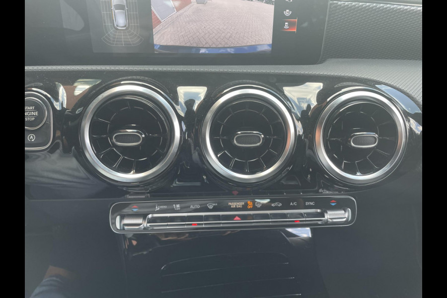 Mercedes-Benz A-Klasse 200 163pk DCT Progressive Navigatie Parkeersensoren Camera Cruise Control Stoelverwarming Ledverlichting Climate Control