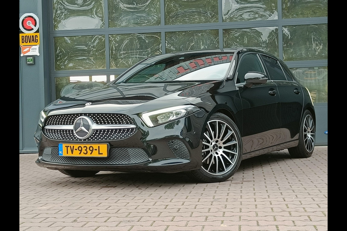 Mercedes-Benz A-Klasse 200 Business Solution Plus Upgrade | Wide Screen | Navi | Stoelverw. | LED/Xenon | Camera | Mercedes-Benz A-Klasse 200 Business Solution Plus Upgrade | Wide Screen | Navi | Stoelverw. | LED/Xenon | Camera |