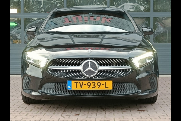 Mercedes-Benz A-Klasse 200 Business Solution Plus Upgrade | Wide Screen | Navi | Stoelverw. | LED/Xenon | Camera |