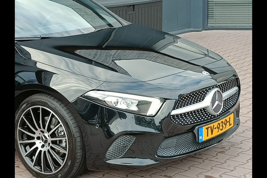 Mercedes-Benz A-Klasse 200 Business Solution Plus Upgrade | Wide Screen | Navi | Stoelverw. | LED/Xenon | Camera |