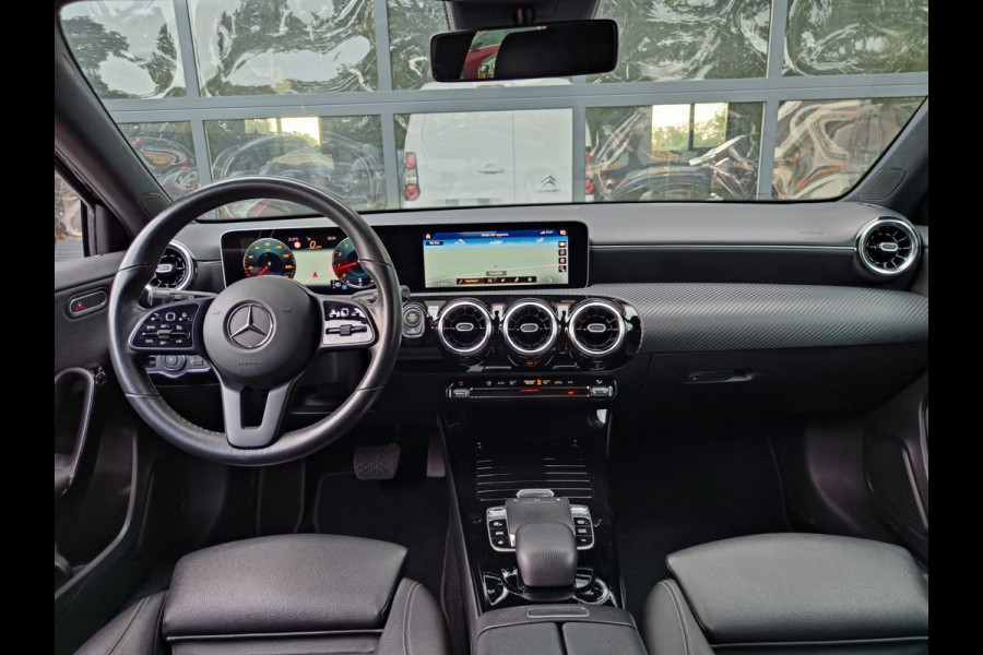 Mercedes-Benz A-Klasse 200 Business Solution Plus Upgrade | Wide Screen | Navi | Stoelverw. | LED/Xenon | Camera |