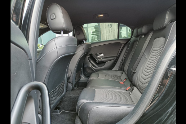 Mercedes-Benz A-Klasse 200 Business Solution Plus Upgrade | Wide Screen | Navi | Stoelverw. | LED/Xenon | Camera |