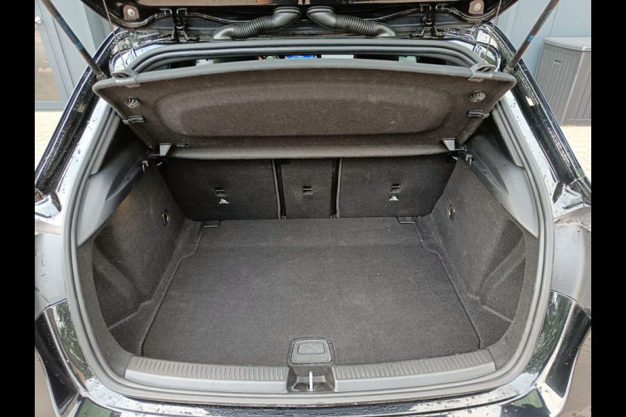 Mercedes-Benz A-Klasse 200 Business Solution Plus Upgrade | Wide Screen | Navi | Stoelverw. | LED/Xenon | Camera |