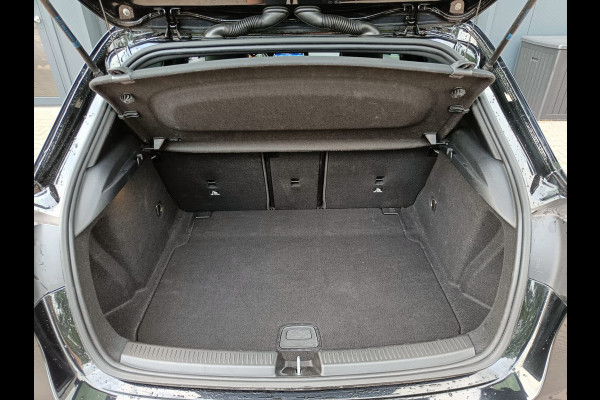 Mercedes-Benz A-Klasse 200 Business Solution Plus Upgrade | Wide Screen | Navi | Stoelverw. | LED/Xenon | Camera |