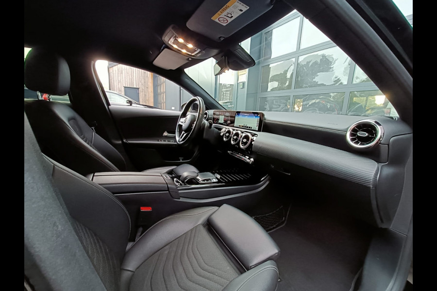 Mercedes-Benz A-Klasse 200 Business Solution Plus Upgrade | Wide Screen | Navi | Stoelverw. | LED/Xenon | Camera |