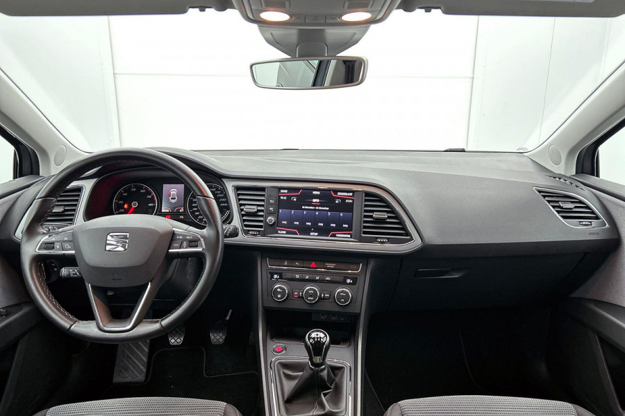 Seat León ST 1.0 EcoTSI Style Business Intense Sport (NAVIGATIE, CARPLAY, PARKEERENSOREN, 1e EIGENAAR, GOED ONDERHOUDEN)