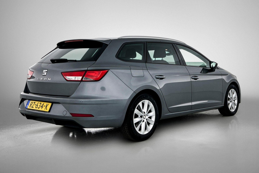 Seat León ST 1.0 EcoTSI Style Business Intense Sport (NAVIGATIE, CARPLAY, PARKEERENSOREN, 1e EIGENAAR, GOED ONDERHOUDEN)