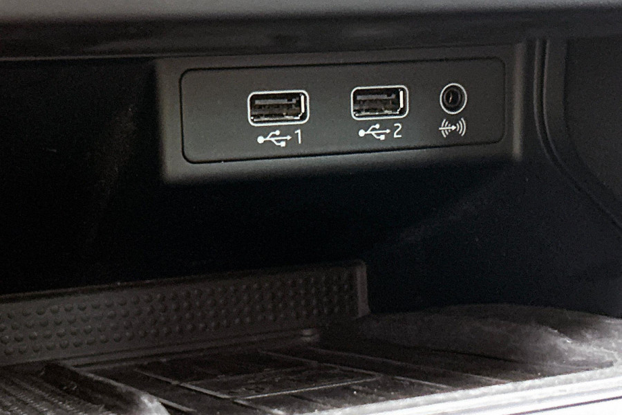 Seat León ST 1.0 EcoTSI Style Business Intense Sport (NAVIGATIE, CARPLAY, PARKEERENSOREN, 1e EIGENAAR, GOED ONDERHOUDEN)