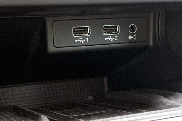 Seat León ST 1.0 EcoTSI Style Business Intense Sport (NAVIGATIE, CARPLAY, PARKEERENSOREN, 1e EIGENAAR, GOED ONDERHOUDEN)