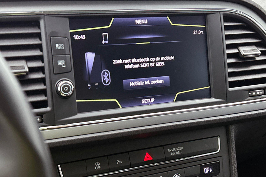 Seat León ST 1.0 EcoTSI Style Business Intense Sport (NAVIGATIE, CARPLAY, PARKEERENSOREN, 1e EIGENAAR, GOED ONDERHOUDEN)