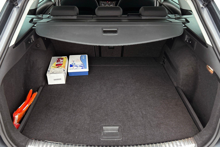 Seat León ST 1.0 EcoTSI Style Business Intense Sport (NAVIGATIE, CARPLAY, PARKEERENSOREN, 1e EIGENAAR, GOED ONDERHOUDEN)
