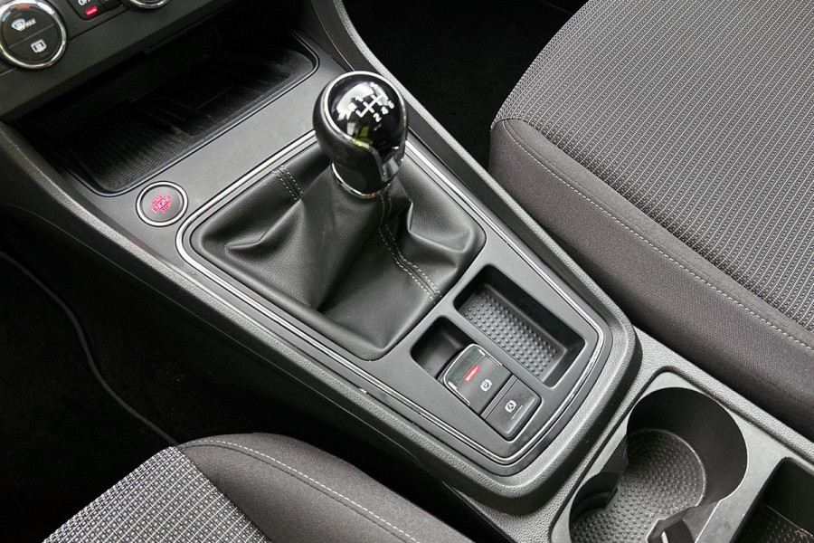 Seat León ST 1.0 EcoTSI Style Business Intense Sport (NAVIGATIE, CARPLAY, PARKEERENSOREN, 1e EIGENAAR, GOED ONDERHOUDEN)