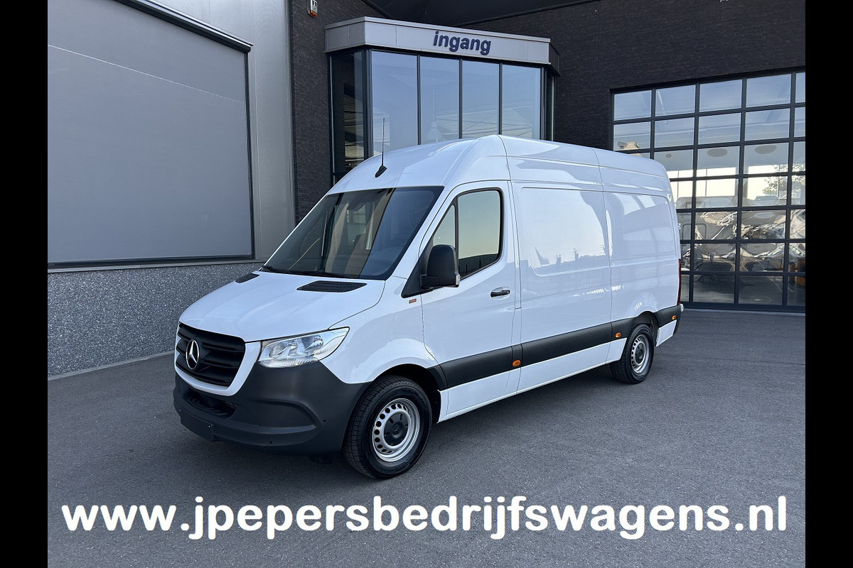 Mercedes-Benz Sprinter 317 CDI L2 H2 Automaat / MBUX / Navigatie / Camera / Parkeersensoren / Cruise control / Airco / 270 Graden achterdeuren Mercedes-Benz Sprinter 317 CDI L2 H2 Automaat / MBUX / Navigatie / Camera / Parkeersensoren / Cruise control / Airco / 270 Graden achterdeuren