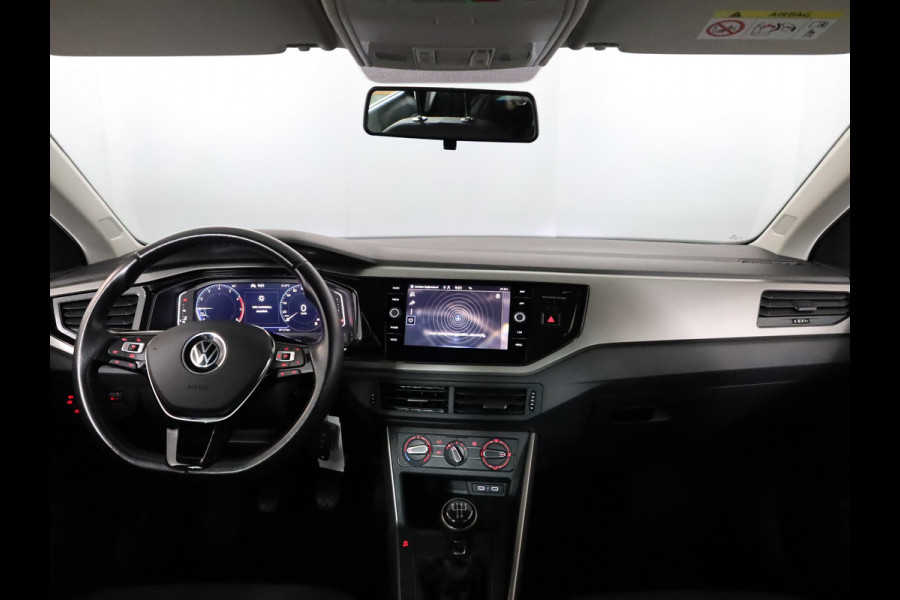 Volkswagen Polo 1.0 TSI Comfortline 95 pk | Navigatie | Parkeersensoren | Achteruitrijcamera | Adaptieve cruise control | Digitaal instrumentenpaneel | Apple Carplay/Android Auto |
