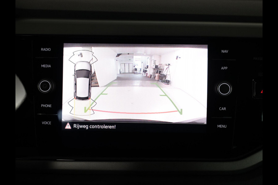 Volkswagen Polo 1.0 TSI Comfortline 95 pk | Navigatie | Parkeersensoren | Achteruitrijcamera | Adaptieve cruise control | Digitaal instrumentenpaneel | Apple Carplay/Android Auto |
