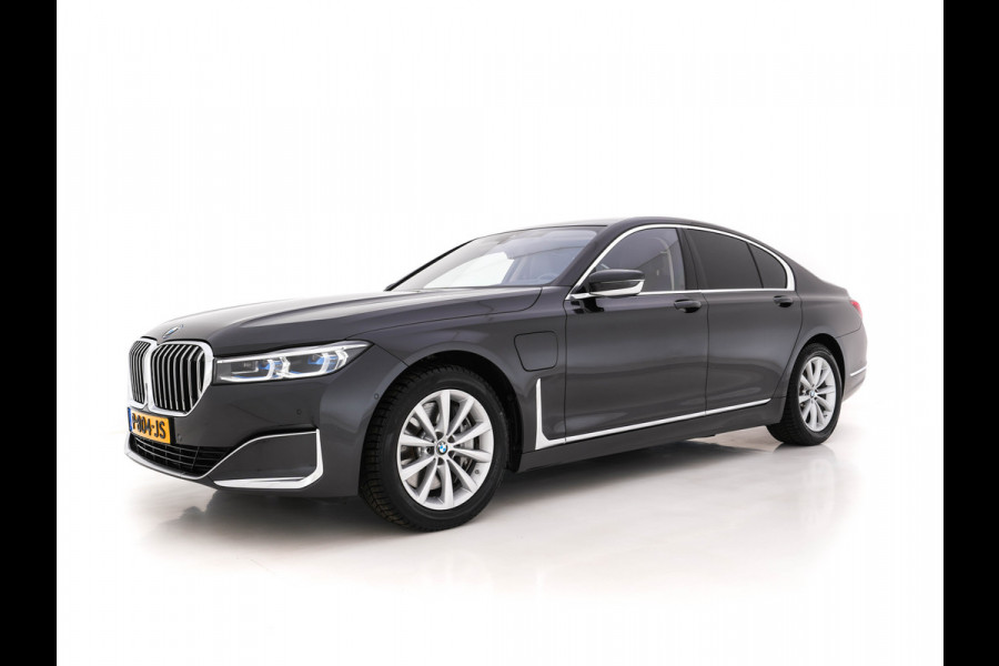 BMW 7 Serie 745e High Executive (INCL-BTW) *EXCLUSIV-NAPPA-LEATHER | LASER-LED | HEAD-UP | SOFT-CLOSE | BLIND-SPOT | MEMORY-PACK | DIGI-COCKPIT | KEYLESS | DAB+ | CAMERA | COMFORT-SEATS | AMBIENT-LIGHT | DAB | CARPLAY | 18"